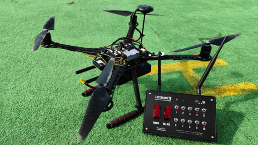 Dron y dispositivo creado por  European Flyers y Singular Things